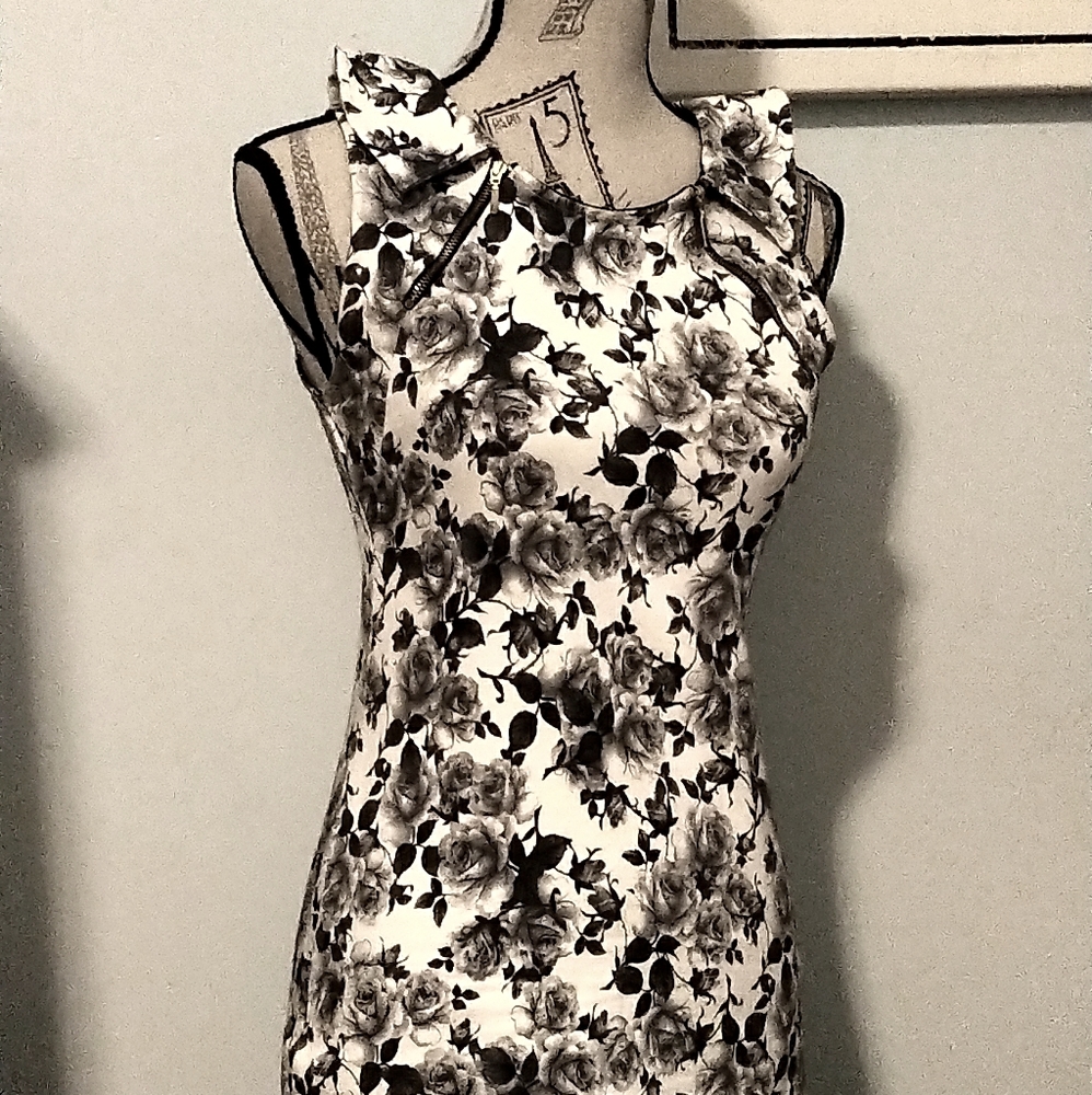 Floral curvy stretch dress